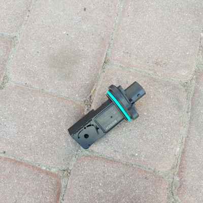 Przepływomierz powietrza Opel Astra J IV 13301682