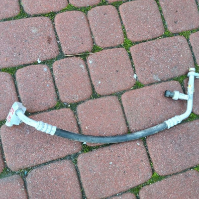 Przewód klimatyzacji Vivaro Trafic 2.0DCI