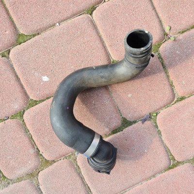 Przewód wąż wody 1.4T Opel Corsa E 13402310