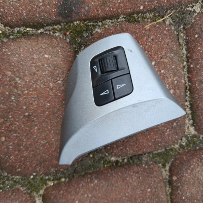 Przełącznik kierownicy Opel Corsa D 13222332