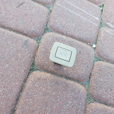 Przełącznik klapy elektrycznej Insignia 13278700