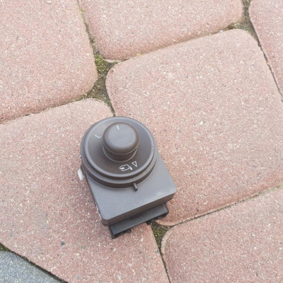 Przełacznik lusterek brąz Opel Insignia 13271832