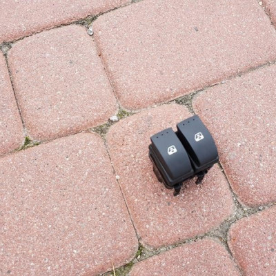 Przełącznik otwierania szyb Movano Master