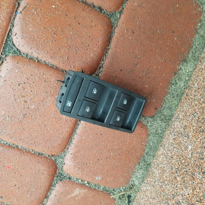 PRZEŁĄCZNIK PANEL SZYB OPEL INSIGNIA 13305011