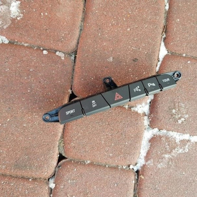 Przełącznik przycisk awaryjnych Insignia 23177677