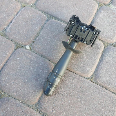 Przełacznik swiatel VIVARO TRAFIC 8200878341