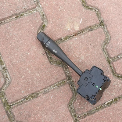 Przełącznik świateł kierunku Nissan Skyline R34