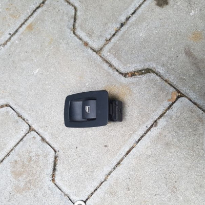 PRZEŁĄCZNIK SZYB BMW E60 6922244