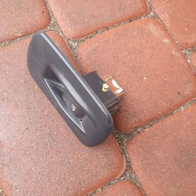 Przełacznik szyb VIVARO TRAFIC 8200011870