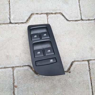 Przełącznik szyby Opel Zafira C 13305009