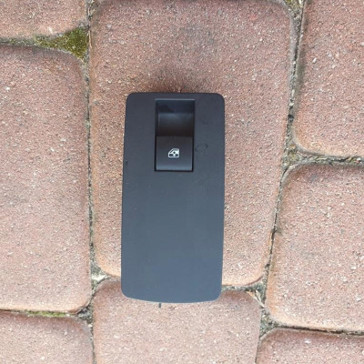 PRZEŁĄCZNIK SZYBY PRZÓD PRAWY INSIGNIA 22915101