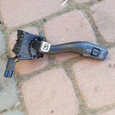 PRZEŁĄCZNIK WYCIERACZEK AUDI A3 8P0953519A