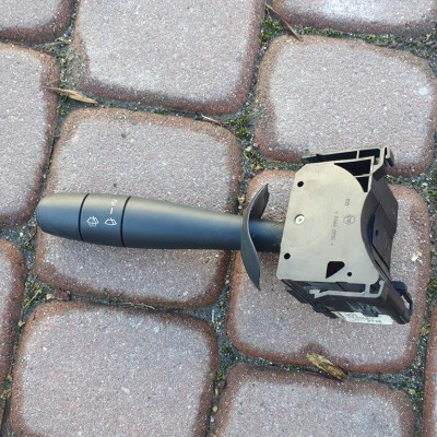 Przełącznik wycieraczek VIVARO TRAFIC 8200490948