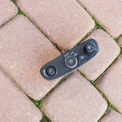 Przełącznik włącznik świateł Insignia B 39121796