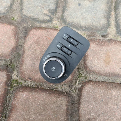 Przełącznik włącznik świateł Opel Corsa E 13310330