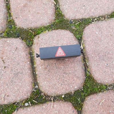 PRZYCISK AWARYJNYCH WŁĄCZNIK AUDI A6 45841599