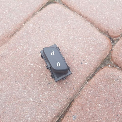 Przycisk otwierania Opel Insignia 22899704