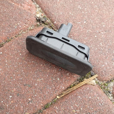 Przycisk otwierania Renault Captur 8200076256