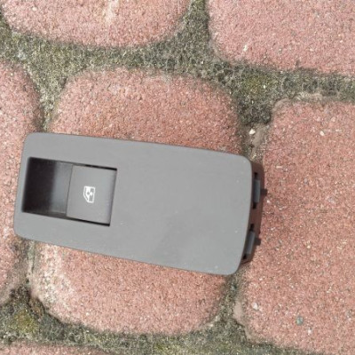 Przycisk otwierania szyb pasazera Insignia