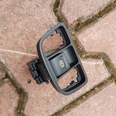 Przycisk ręcznego Opel Astra J Zafira C 13271123