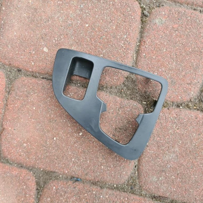 Ramka panelu nawigacji Opel Insignia 13273684