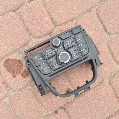 Panel radia CD300 Opel Astra J IV 13360090