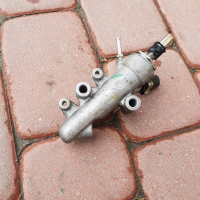 Rozdzielacz paliwa 1.9 CDTi Opel Vectra C 55202754