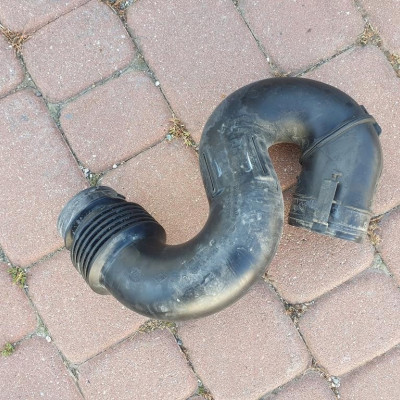 Rura dolot filtra powietrza Vivaro B Trafic III