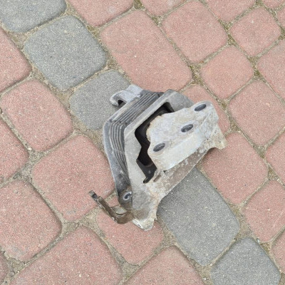 Poduszka łapa silnika Opel Astra J IV 13347455