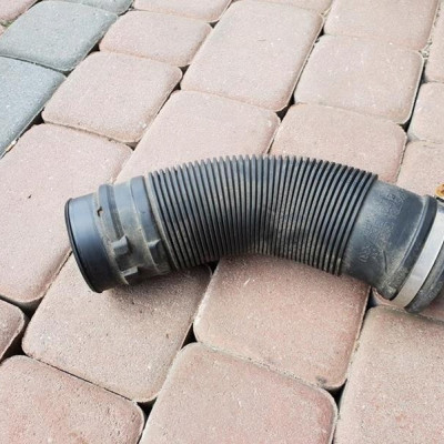 Rura wąż przewód powietrza Astra J IV 13265784