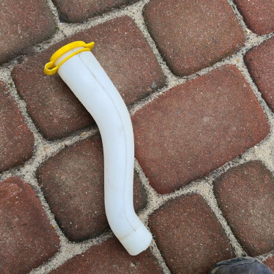 Rurka płynu spryskiwaczy Opel Corsa D 13182830