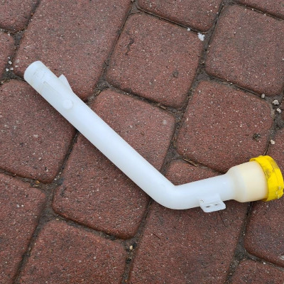 Rurka wlew spryskiwaczy Renault Clio IV 289150078R