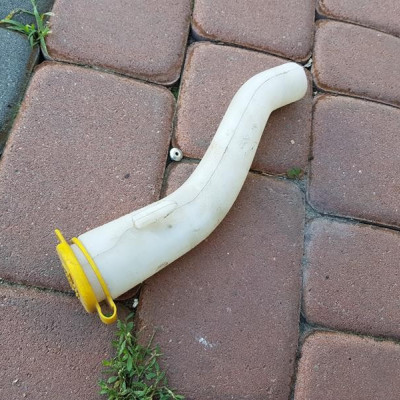 Rurka wlewu spryskiwaczy Opel Astra H III 13182830