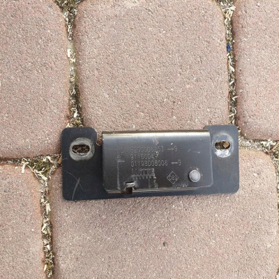 Rygiel dzwi tylnych VIVARO TRAFIC 8200006253