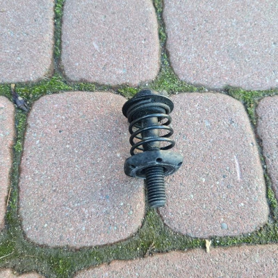 Rygiel maski odbojnik zamek Opel Corsa E