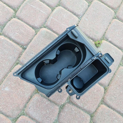 Schowek na napoje tunel Opel Insignia 22911705