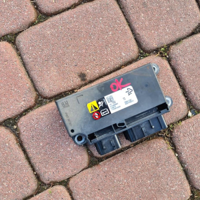 Sensor moduł poduszek Opel Insignia 13597092