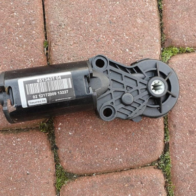 Silniczek fotela regulacja Opel Insignia 451343104