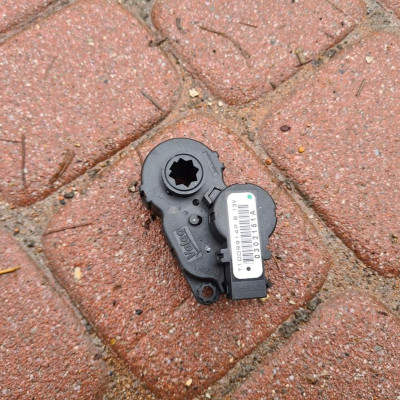 Silniczek nagrzewnicy Opel Meriva B T1009914P