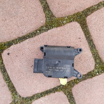 SILNICZEK NAGRZEWNICY SEAT AUDI VW 0132801342