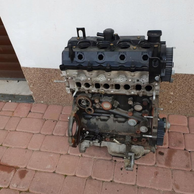 Silnik goły słupek A17DTE 1.7D Opel Astra J IV 4