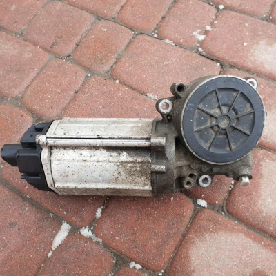 Silnik maglownicy Opel Astra J IV 7805177251