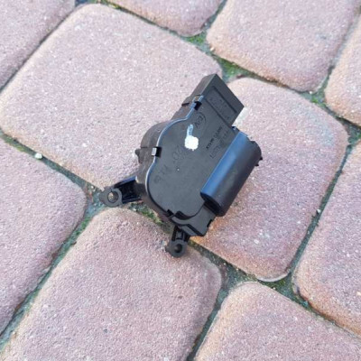 Silnik Nagrzewnicy OPEL ASTRA H III 3093691