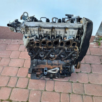 Silnik słupek 1.9DCi 1.9 VIVARO TRAFIC Wtryski