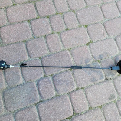 Siłownik klapki wlewu paliwa Opel Corsa E 13208157