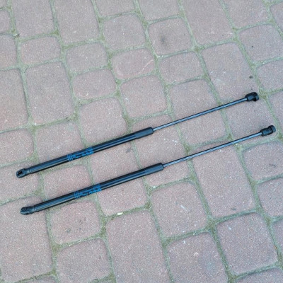 Siłowniki klapy bagażnika Opel Corsa E 13428064