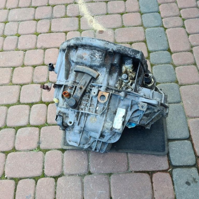 Skrzynia biegów 1.9DCi 1.9 VIVARO TRAFIC sprawna