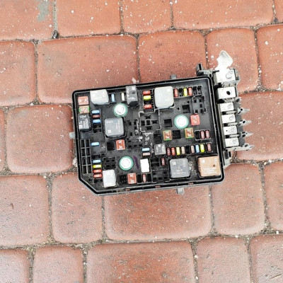 Skrzynka bezpieczników 1.6CDTI Astra K V 39069684