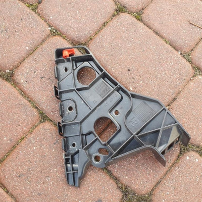 Ślizg błotnika lewy Opel Astra J IV 13264475