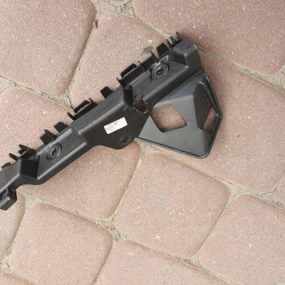 Ślizg błotnika prawy przód Vivaro B Trafic III